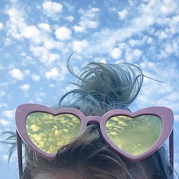 Meet your Posher, Kitty - Picture 1 of 1